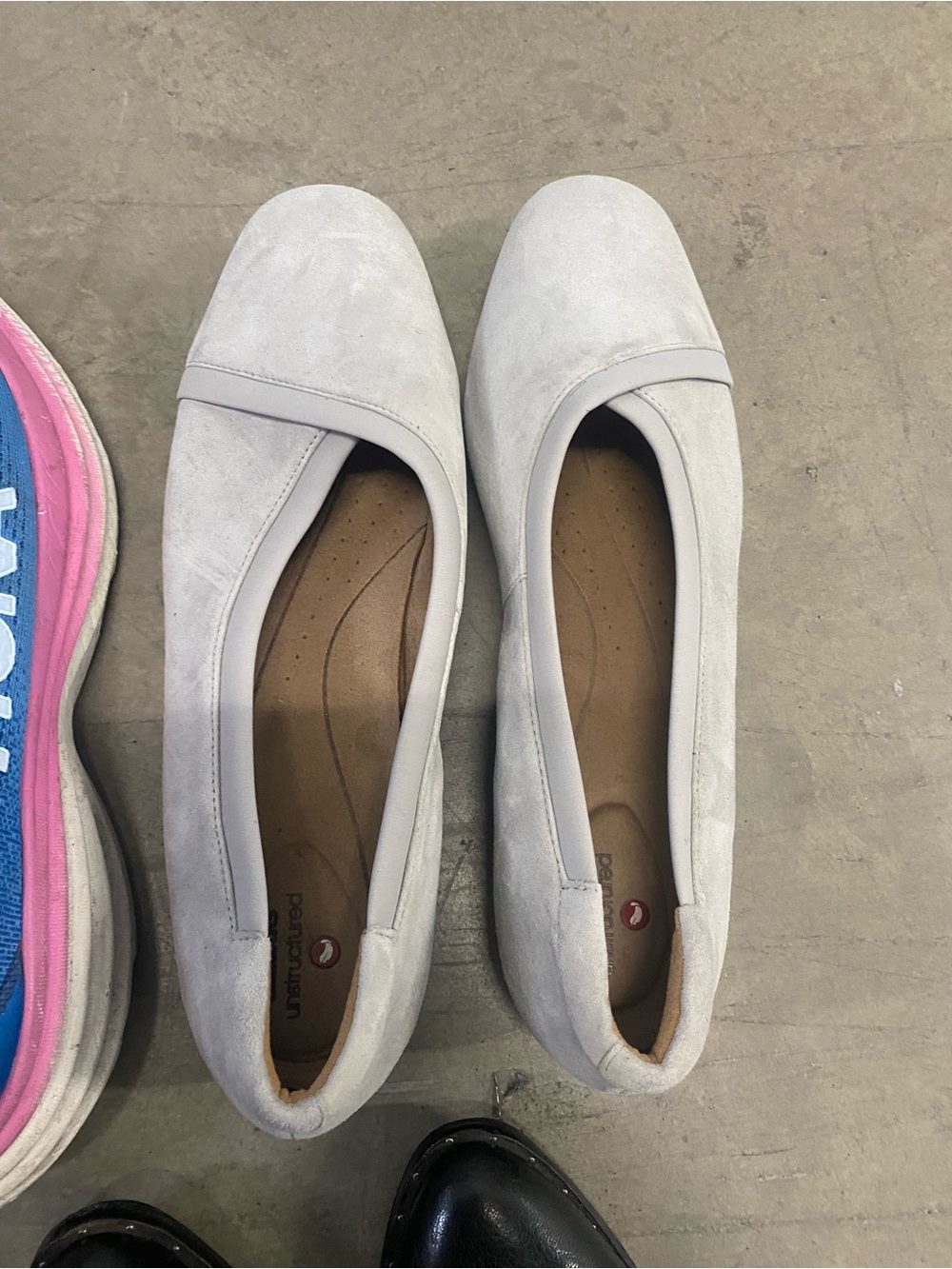 Clarks Womens Darcy Ease Light Grey Suede Flats Size 11